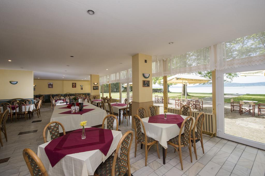 Familia Hotel Balatonboglár Extérieur photo