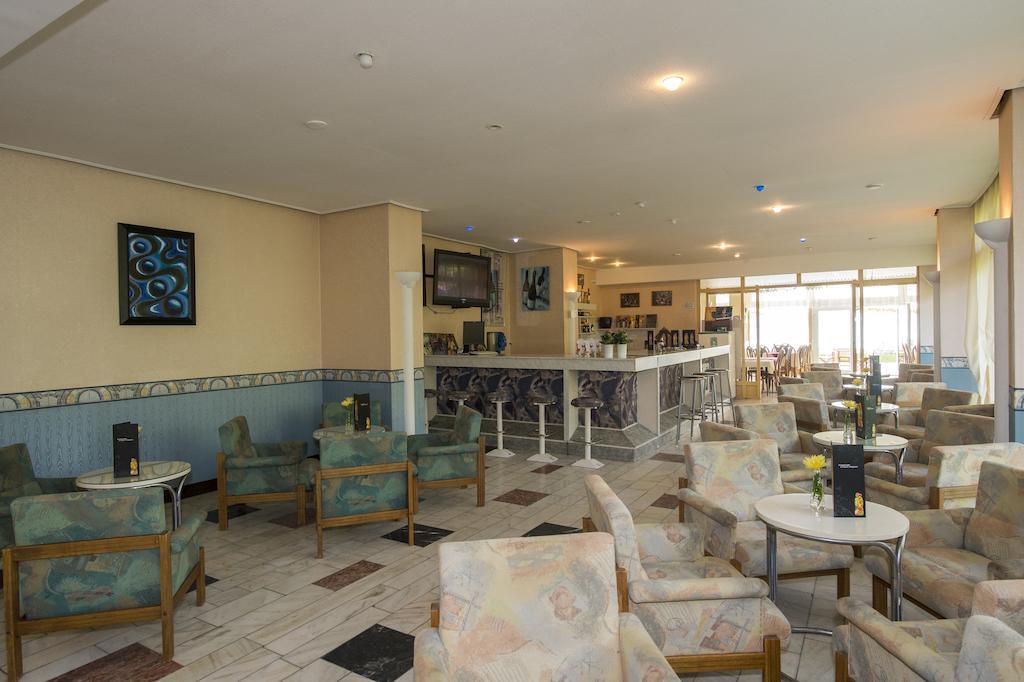 Familia Hotel Balatonboglár Extérieur photo