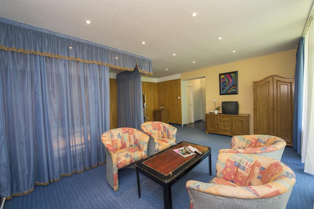 Familia Hotel Balatonboglár Chambre photo