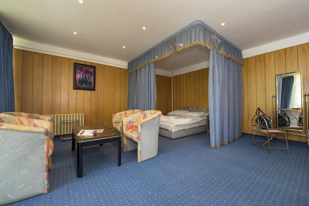 Familia Hotel Balatonboglár Chambre photo