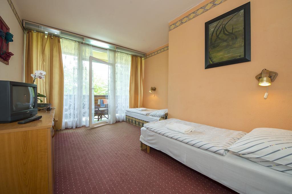 Familia Hotel Balatonboglár Chambre photo