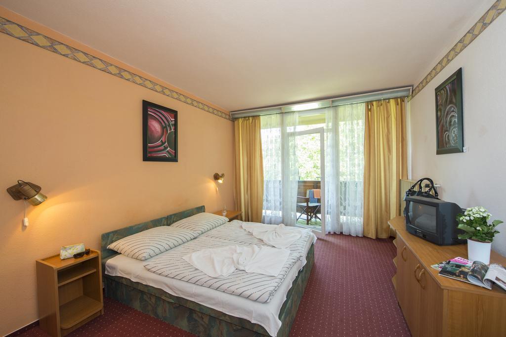 Familia Hotel Balatonboglár Chambre photo